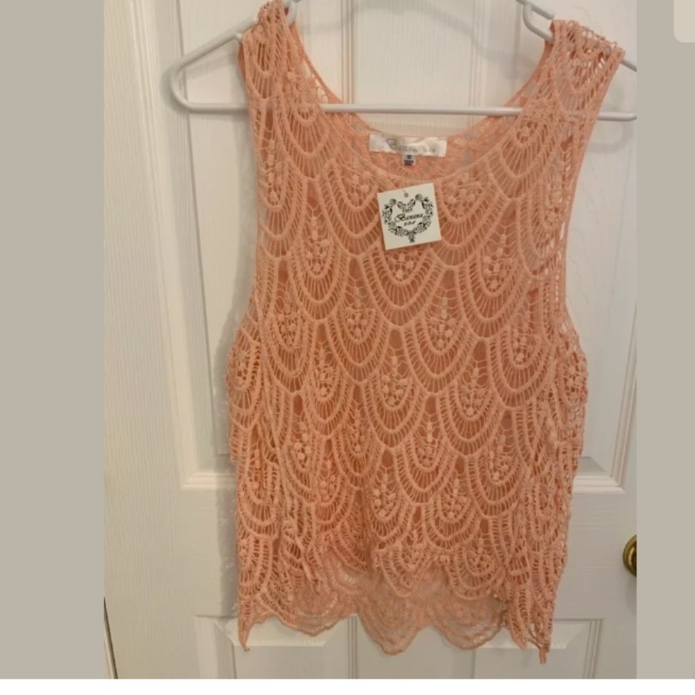 NEW Womens Banana USA lace crochet top size M